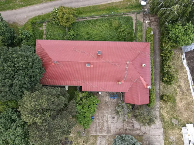 Eladó kereskedelmi és ipari ingatlan Kápolna 300 nm
