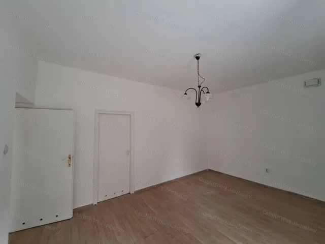 Eladó lakás Veszprém 74 nm