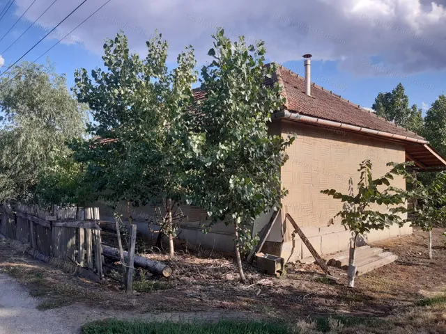Eladó ház Jászdózsa 52 nm