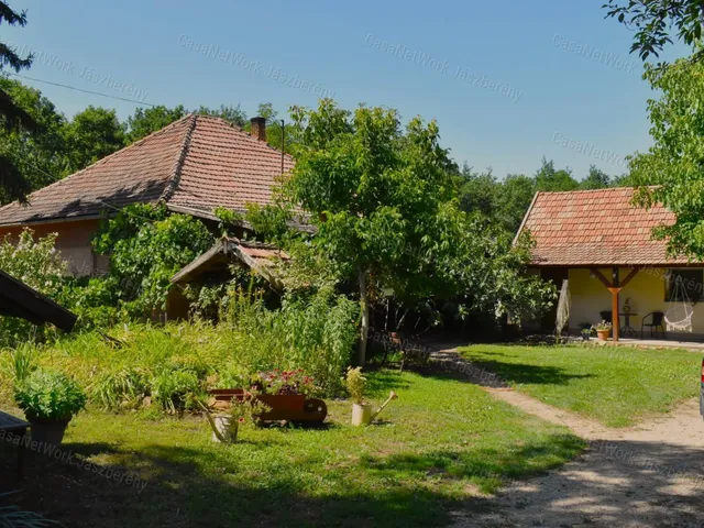 Eladó mezőgazdasági ingatlan Jászszentandrás 88 nm