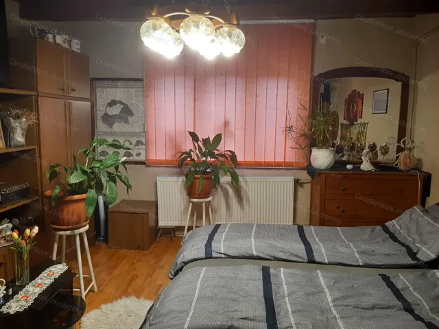 Eladó mezőgazdasági ingatlan Jászszentandrás 68 nm