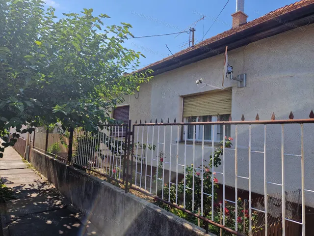Eladó ház Szolnok 60 nm
