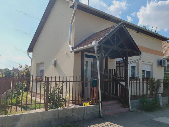 Eladó ház Jászdózsa 43 nm