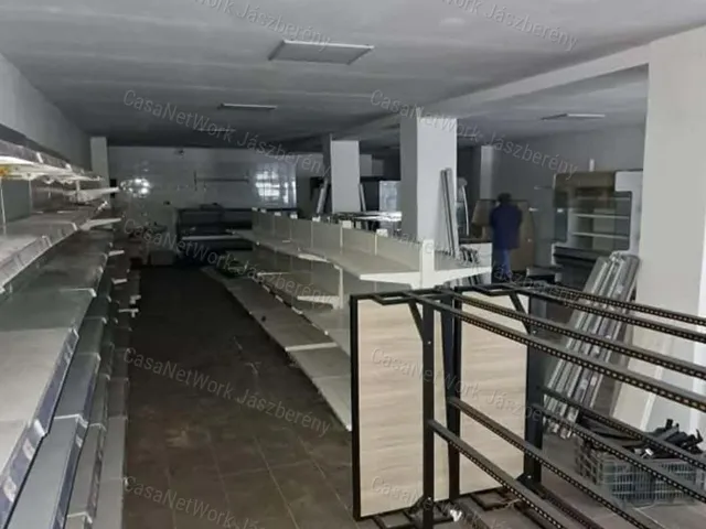 Eladó kereskedelmi és ipari ingatlan Erk 220 nm