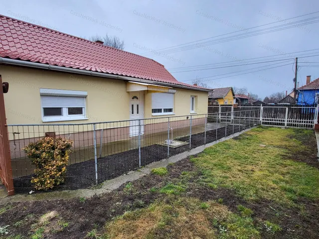 Eladó ház Jászapáti 64 nm