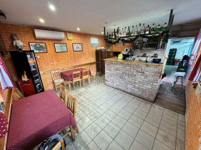 Eladó kereskedelmi és ipari ingatlan Rétság 52 nm