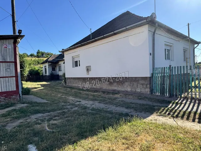 Eladó ház Romhány 220 nm