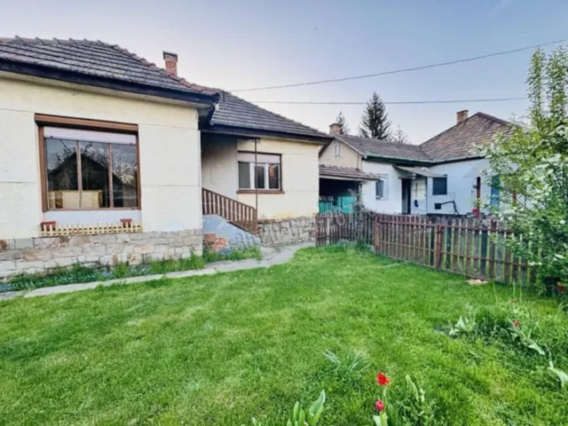 Eladó ház Romhány 220 nm