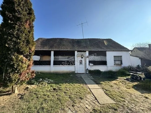 Eladó ház Patak 148 nm