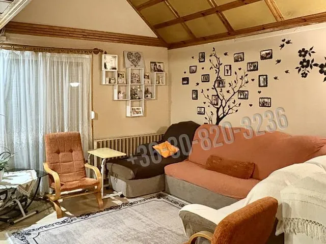 Eladó ház Naszály 165 nm