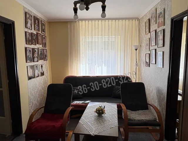 Eladó ház Naszály 82 nm