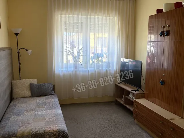 Eladó ház Naszály 82 nm