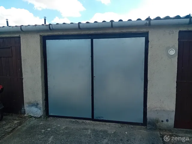 Eladó garázs Veszprém, Bakonyalja 18 nm