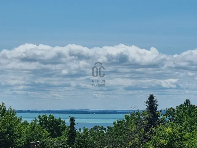 Eladó telek Balatonkenese 1304 nm