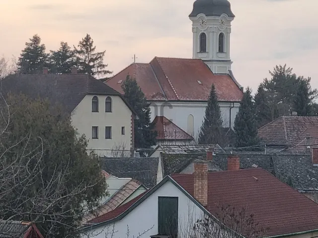 Eladó telek Balatonkenese 1304 nm