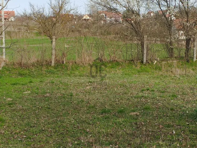 Eladó telek Kőröshegy 750 nm