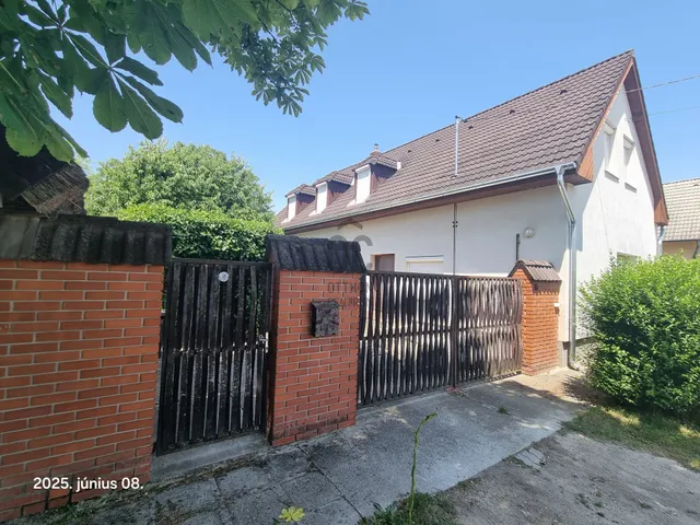 Eladó ház Balatonkenese 142 nm