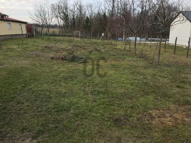 Eladó telek Balatonföldvár 611 nm