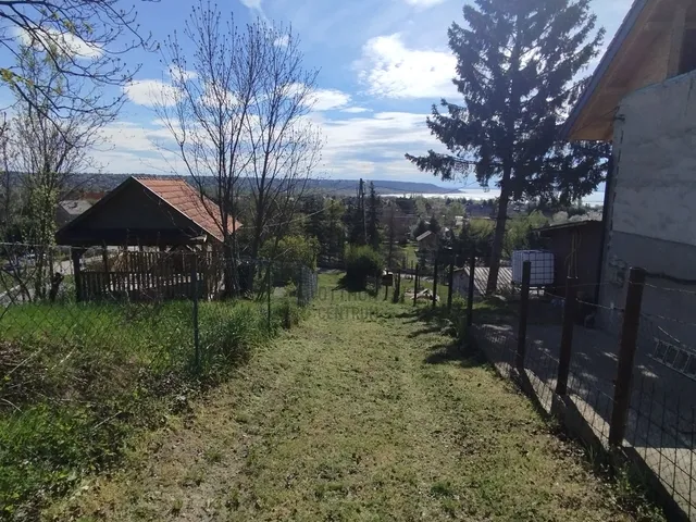 Eladó telek Balatonalmádi 1115 nm