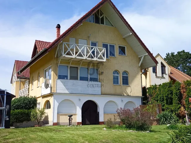 Eladó ház Kőröshegy 305 nm