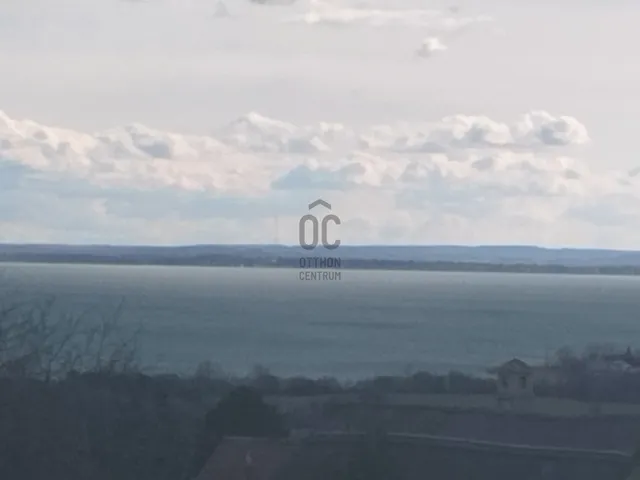 Eladó telek Balatonalmádi 1652 nm