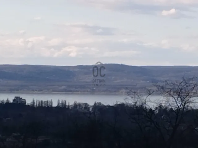 Eladó telek Balatonalmádi 1652 nm