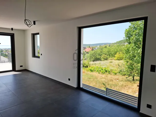 Eladó lakás Balatonalmádi