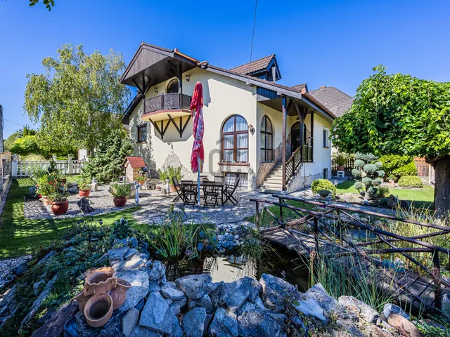 Eladó ház Siófok, Belváros 350 nm