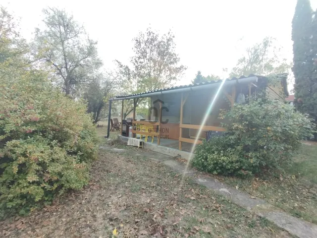 Eladó nyaraló Balatonfűzfő 30 nm