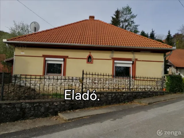 Eladó ház Kács 64 nm