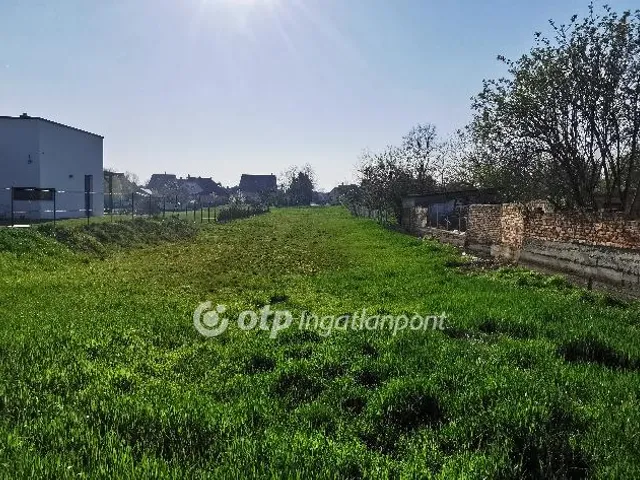Eladó telek Győrújfalu 1503 nm