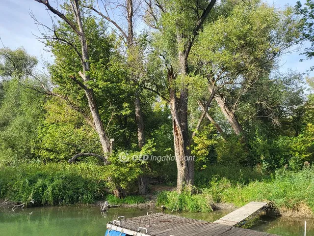 Eladó telek Győr 790 nm