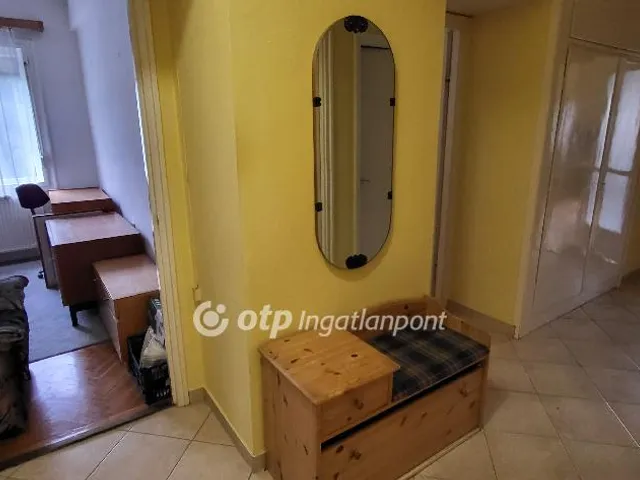 Eladó lakás Csorna, Központ 71 nm
