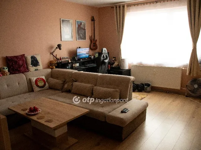 Eladó lakás Mosonmagyaróvár, Városközpont 63 nm