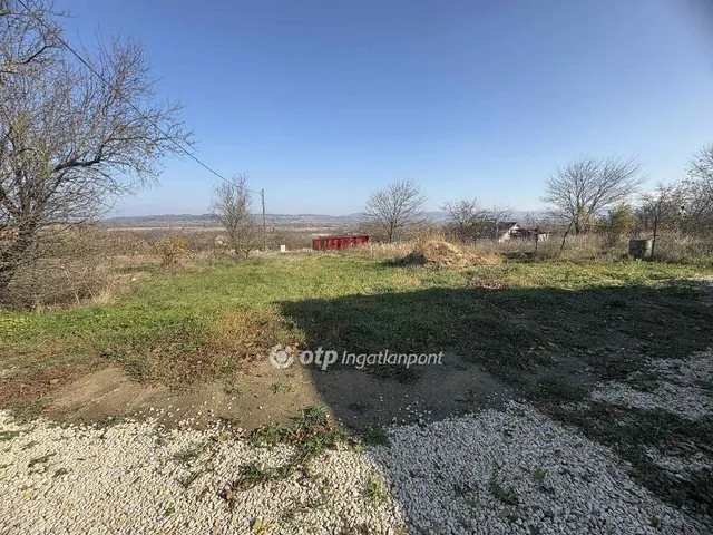 Eladó telek Tata 884 nm