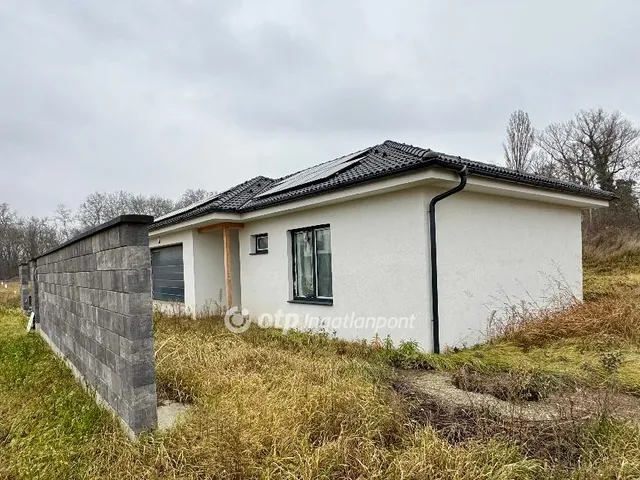 Eladó ház Máriakálnok 209 nm