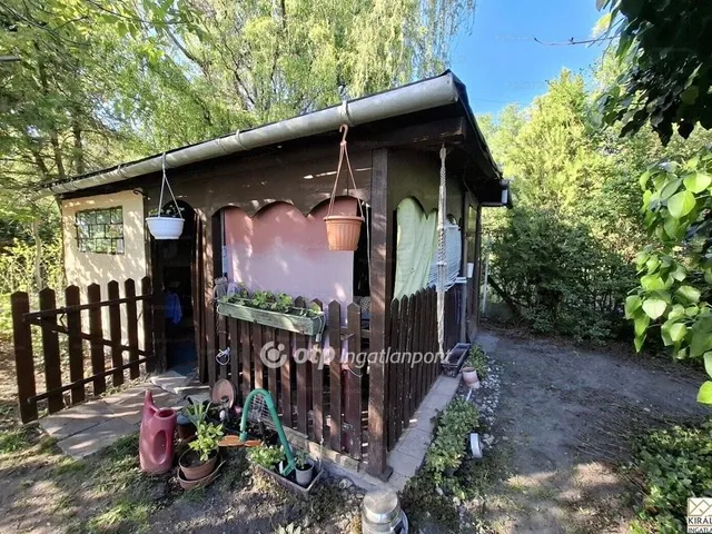 Eladó telek Győr, Banai úti kertek 1240 nm