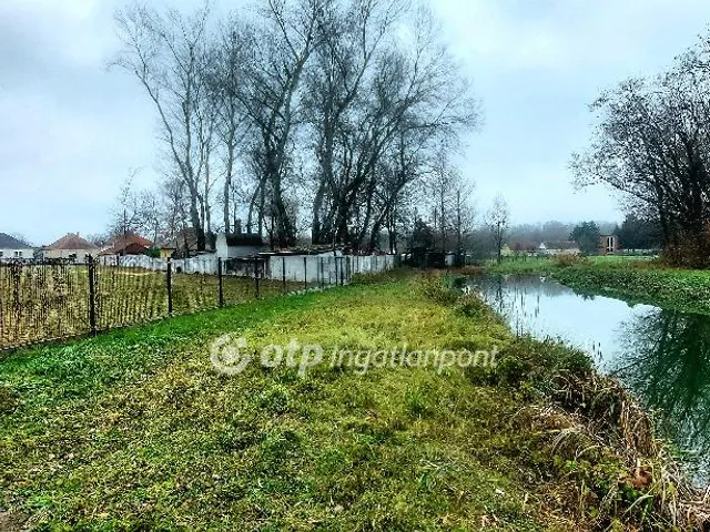 Eladó telek Győrzámoly 2380 nm