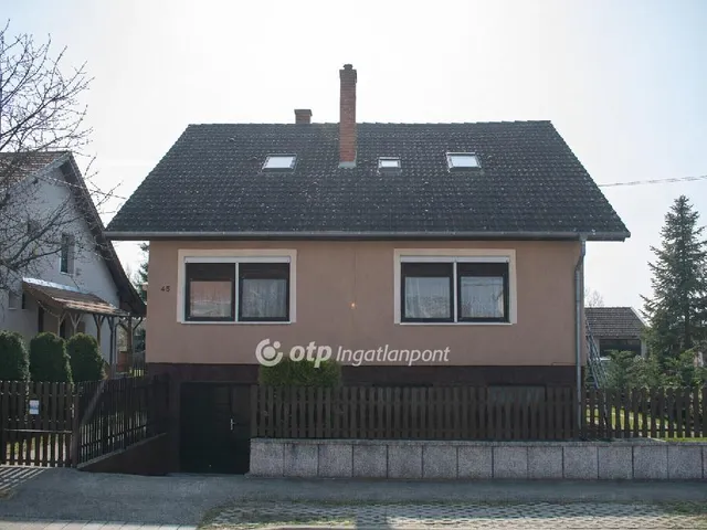 Eladó ház Győr, Révfalu 220 nm