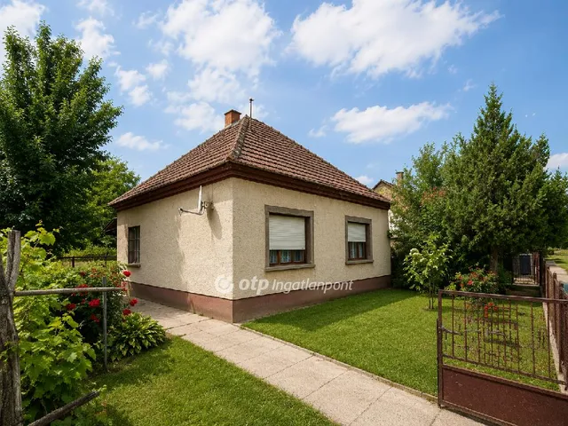 Eladó ház Gönyű 65 nm