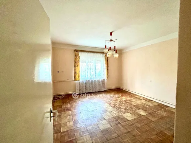 Eladó ház Abda 78 nm