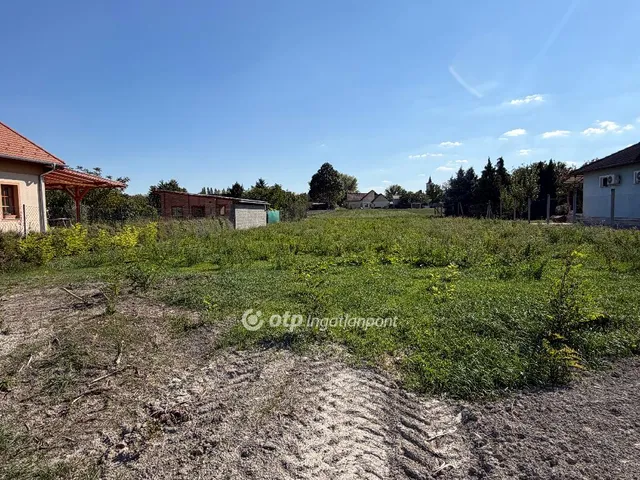 Eladó telek Győrújfalu 1586 nm