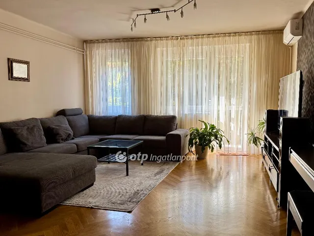 Eladó lakás Győr 109 nm