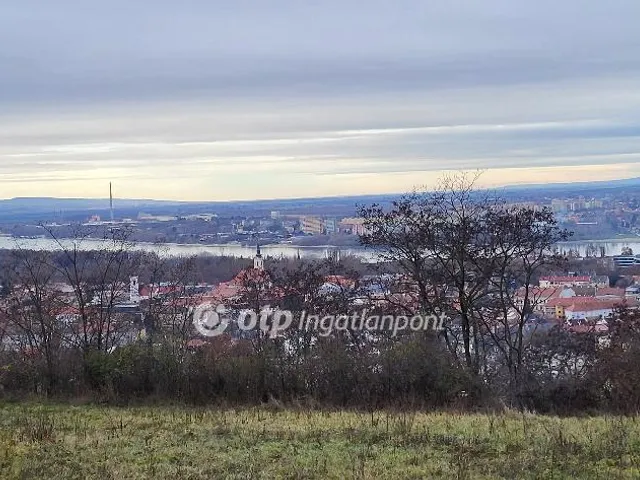 Eladó telek Esztergom 1020 nm