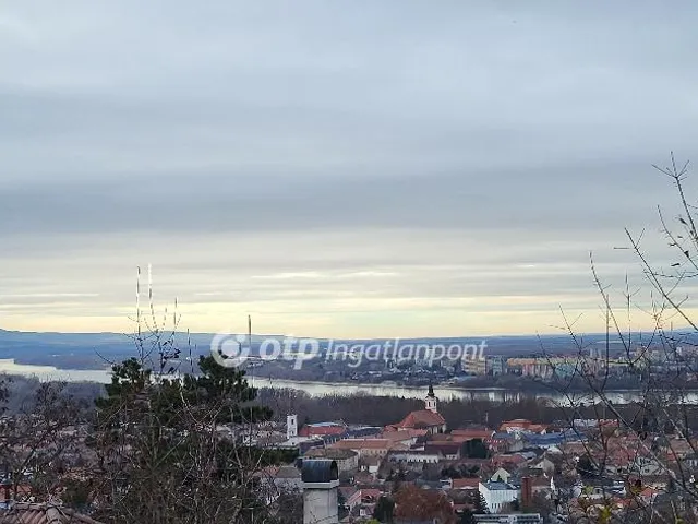 Eladó telek Esztergom 1020 nm