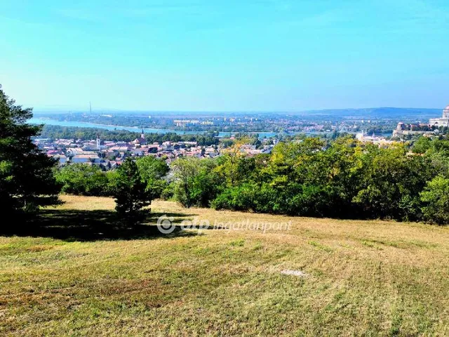 Eladó telek Esztergom 1100 nm