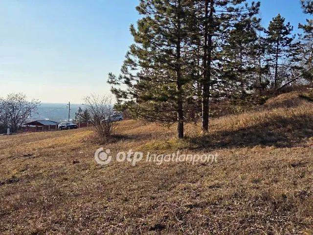 Eladó telek Esztergom 1020 nm