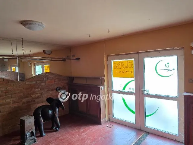 Eladó kereskedelmi és ipari ingatlan Érd 29 nm