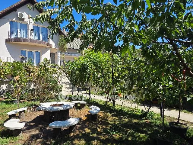 Eladó ház Budaörs 262 nm