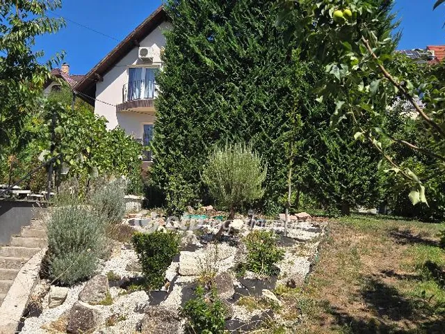 Eladó ház Budaörs 262 nm